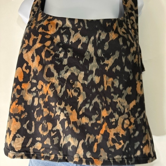 Nwt- Oasis Twist Wild Camo Sports Tank from Fabletics! - Picture 7 of 10